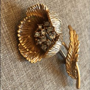 Vintage Signed Trifari Brooch